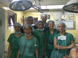 Dr. Moss and the “Brigado de Mano” (International Hand Surgery Team).